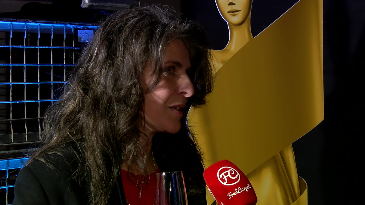 Deutscher Filmpreis 2019: Sandra Rieß' führt hinter der Bühne ein Interview mit Laila Stieler, Gewinnerin in der Kategorie "Bestes Drehbuch" für ihre Arbeit an GUNDERMANN!